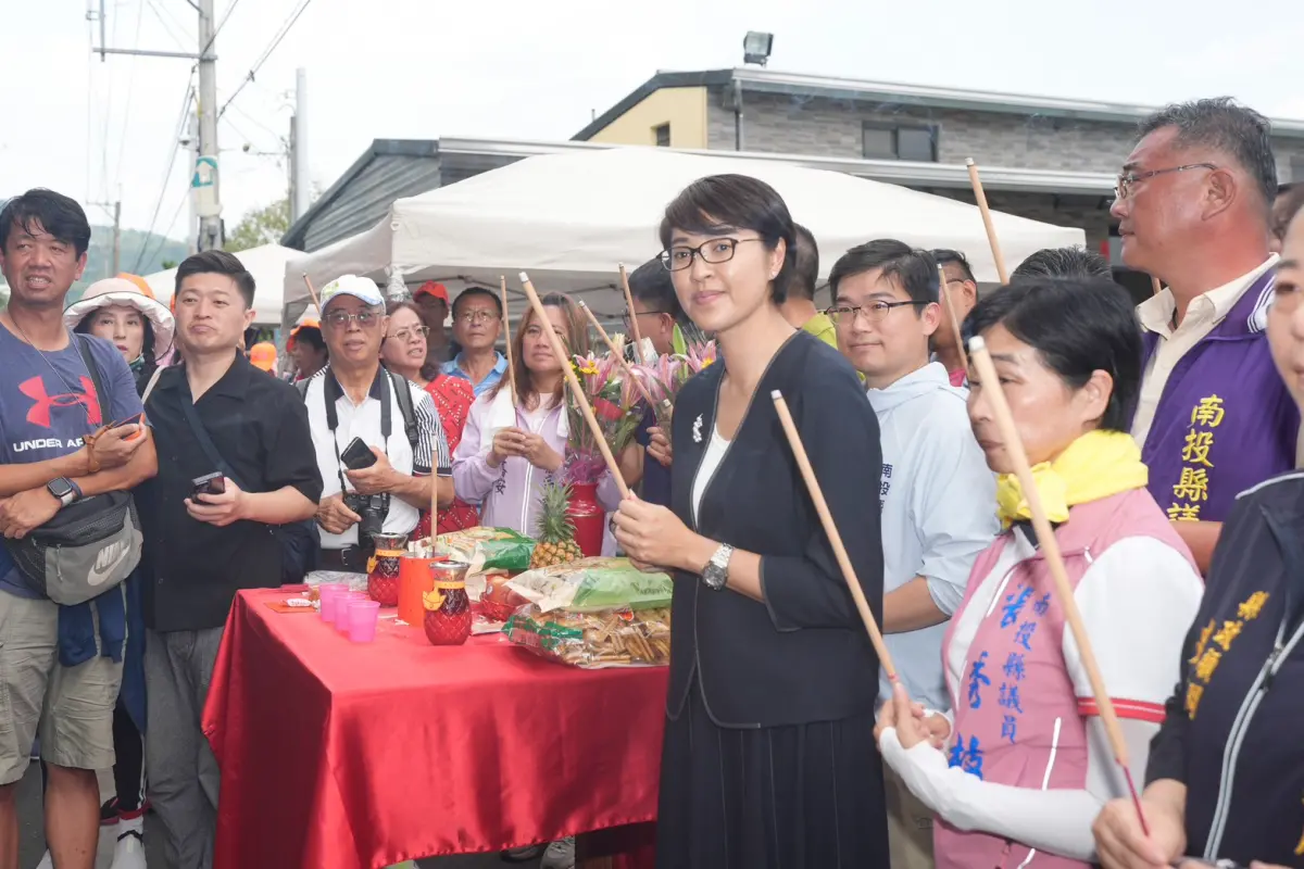 ▲苗栗白沙屯拱天宮媽祖今（6）日創了200年以來新歷史，首度踏入南投縣境內。對此，南投縣長許淑華表示，內心無比感動與感恩。（圖／取自許淑華FB）
