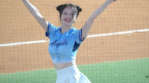 ▲富邦悍將人氣韓援李雅英上周末在中場表演SOLO舞。（圖／記者陳云茹攝）