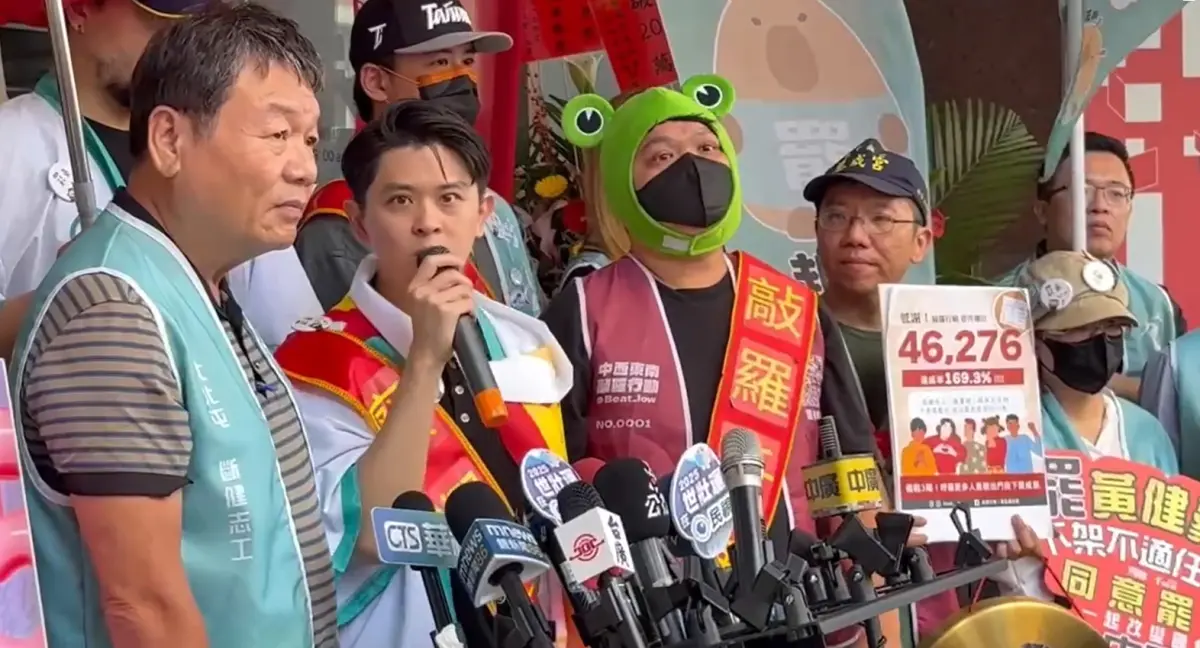 ▲中六「敲羅行動」昨天上午二階送件，晚上就發生審查被刁難的爭議。（圖／記者顏幸如攝，2025.05.06）