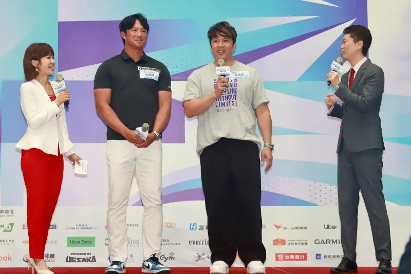 ▲高國輝（左二）與周思齊（右二）出席雙北世壯運轉播記者會。（圖／北市政府觀光傳播局提供）