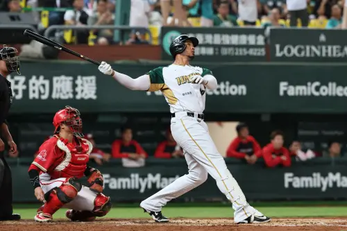 ▲台鋼雄鷹洋砲魔鷹連續2天上演單場雙響砲，手感相當火燙。（圖／台鋼雄鷹提供）