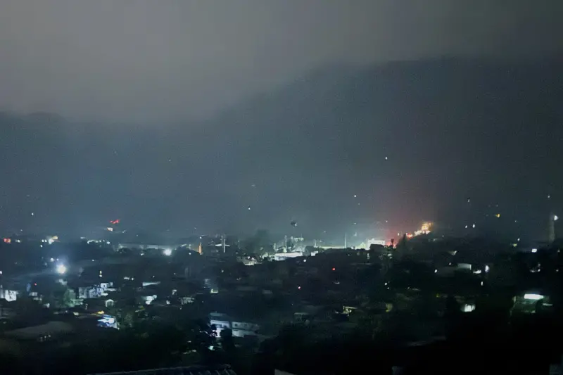 印巴局勢升溫！印度砲擊　巴基斯坦關閉領空48小時、航班全面停飛