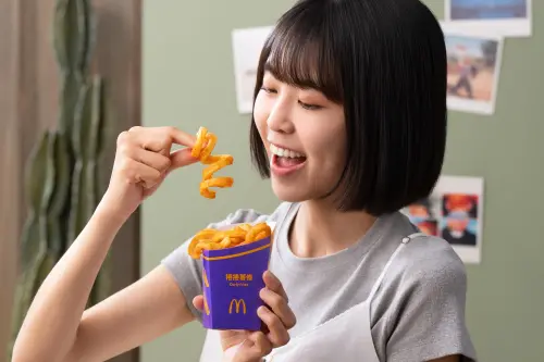 ▲不少人去年沒吃到麥當勞「捲捲薯條」，已放話今開賣第一天就要衝。（圖／麥當勞提供）