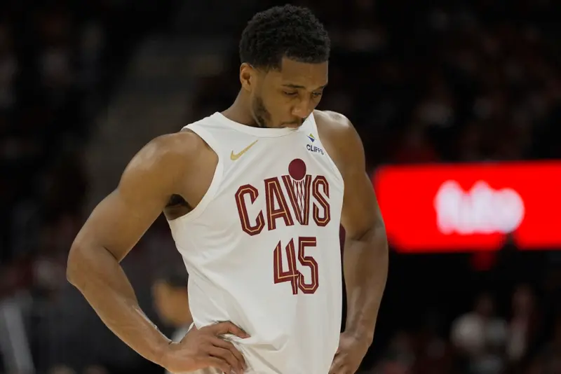 ▲季後賽東區準決賽第二戰再度爆出冷門，印第安納溜馬在最多落後20分的情況下，憑藉Tyrese Haliburton最後時刻的大心臟三分絕殺，最終以120：119逆轉擊敗克里夫蘭騎士，系列賽大比分取得2：0領先，距離挺進東區決賽僅差兩場勝利。（圖／美聯社／達志影像）