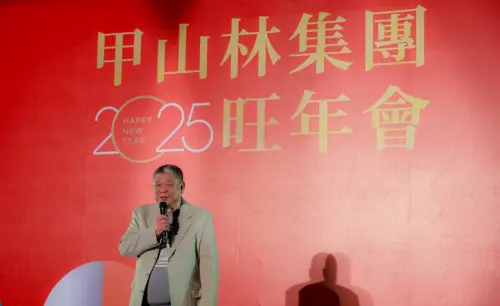 ▲祝文宇平時愛穿短褲、涼鞋，甚至被拍到穿夾腳拖應訊。（圖／甲山林集團官網）