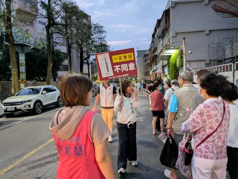 ▲國民黨台北市議員游淑慧近期協助李彥秀反罷免宣導，她也在臉書發文透露心得，「悄悄轉變了，最近加油的人變多了。（圖／翻攝游淑慧臉書）