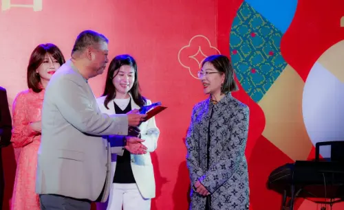 ▲祝文宇曾說,預計發出7億元獎金,2025年業務人員最高年終獎金可拿到40~50個月以上。(圖/甲山林集團官網) ▲祝文宇曾說,預計發出7億元獎金,2025年業務人員最高年終獎金可拿到40~50個月以上。(圖/甲山林集團官網)