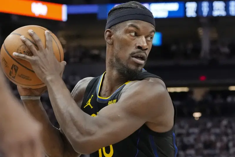 NBA／Butler準大三元硬扛勇士！Curry傷退崩潰求援　要求令人擔憂