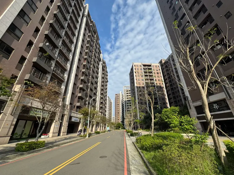 ▲桃園楊梅大金山重劃區屋齡新、房價相對親民，深受首購族青睞。（圖／信義房屋提供）