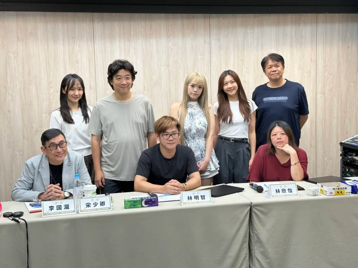 ▲評審與參賽者試鏡會後合影，象徵新秀啟航。（圖／映虹影視提供）