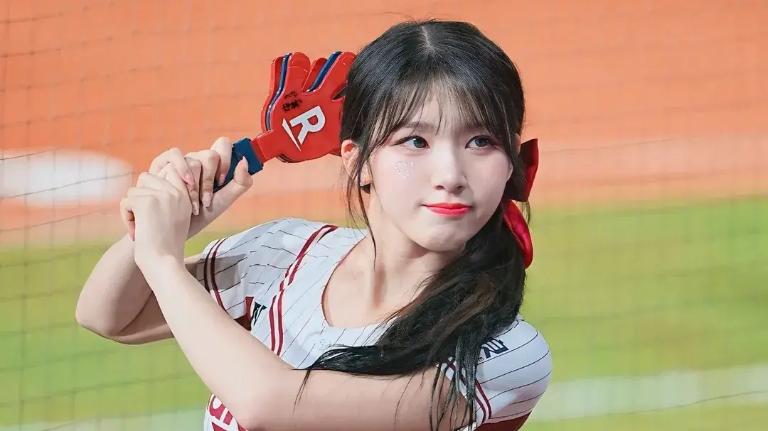 ▲樂天韓籍啦啦隊女神廉世彬今（7）日傳出罹患「耳石脫落症」，短時間不跳韓國NC恐龍啦啦隊，對此樂天球團也向《NOWnews今日新聞》證實：「廉世彬因健康因素暫停行程。」（圖／翻攝自廉世彬IG）