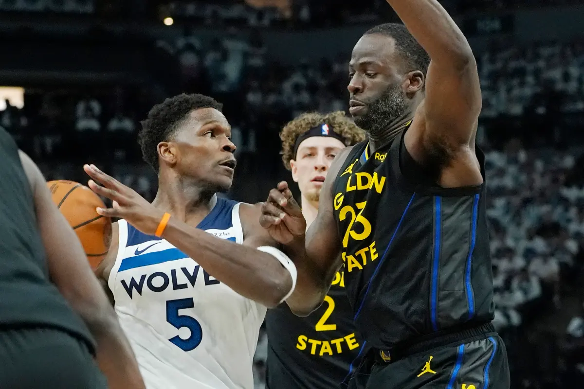 ▲明尼蘇達灰狼隊近兩場季後賽團隊三分球76投僅12中，命中率創NBA歷史新低，被譏為「史詩級打鐵匠」。（圖／路透／達志影像）