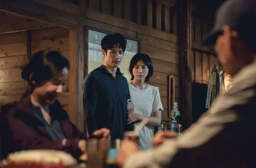 ▲劉以豪(左)與袁澧林首度合作《山祭 黃衣小飛俠》,就要在片中碰到一堆詭異恐怖的情境。(圖/威視電影提供) ▲劉以豪(左)與袁澧林首度合作《山祭 黃衣小飛俠》,就要在片中碰到一堆詭異恐怖的情境。(圖/威視電影提供)