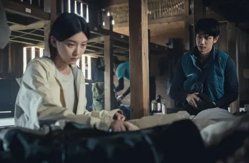 ▲袁澧林(左)和劉以豪在《山祭 黃衣小飛俠》,有不少對手戲,開拍前還特地一起去爬山培養默契。(圖/威視電影提供) ▲袁澧林(左)和劉以豪在《山祭 黃衣小飛俠》,有不少對手戲,開拍前還特地一起去爬山培養默契。(圖/威視電影提供)