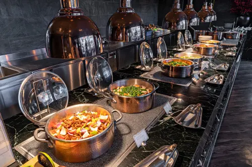 ▲《英倫西餐廳》春季限定「綠野纖蹤」-地中海飲食料理自助餐。（圖／遠雄悅來大飯店））