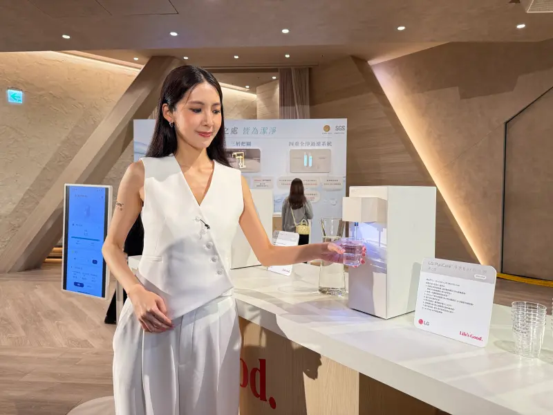 ▲LG今（7）日在台灣發表全新飲水產品線 PuriCare淨水Bar飲水機，除了買斷之外也能用租賃的方式，最低700元即可，租期到免還，直接歸用戶所有。（圖／記者周淑萍攝）