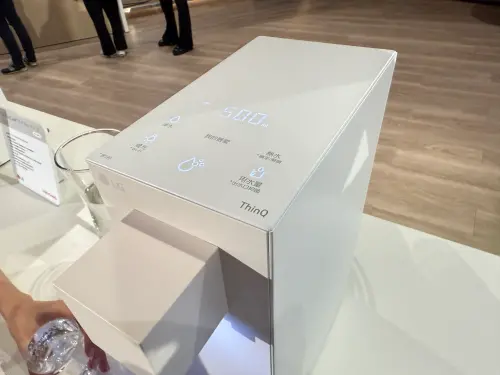 ▲採用觸控式介面設計，美型有質感。（圖／記者周淑萍攝）