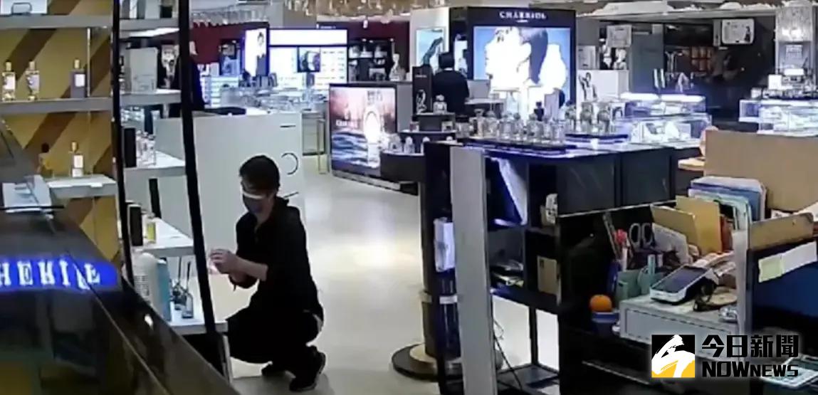 高雄香水專櫃遭竊上萬元試用品。（圖/業者提供）