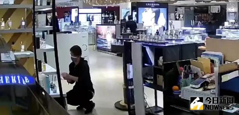 高雄香水專櫃遭竊上萬元試用品。（圖/業者提供）