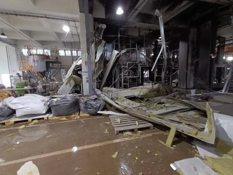 ▲台南柳營一處工廠發生氣爆意外。(圖/警消提供)