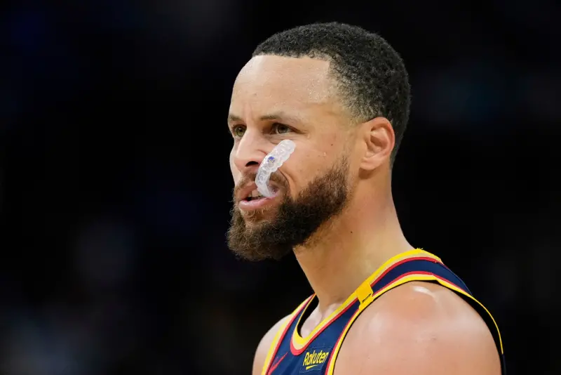 快訊／勇士慘了！Curry確定一級拉傷「至少休1周」　前4戰全報銷