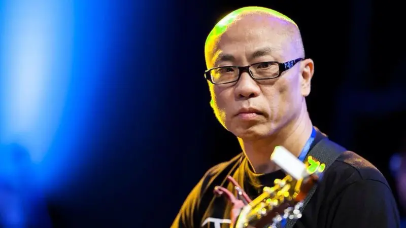 ▲知名音樂人韓賢光（如圖）本月8日驚傳心臟驟停，送醫搶救中，經歷4天搶救後仍回天乏術，今（12）日其家屬發出聲明證實韓賢光於2025年5月12日病逝，享壽67歲，並透露死因為「突發心源性猝死。」（圖／韓賢光臉書）