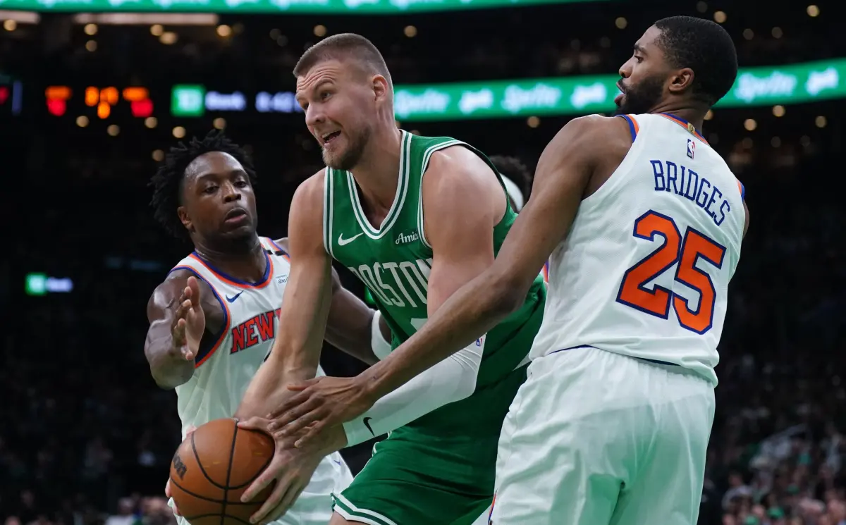 ▲塞爾提克隊關鍵長人Kristaps Porzingis因病關係，在季後賽第二輪對陣尼克隊的系列賽中表現掙扎，引發球評Charles Barkley擔憂，認為若他無法恢復健康，將嚴重影響塞爾提克隊的衛冕機會。（圖／路透／達志影像）