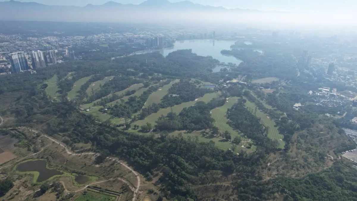 ▲高市府工務局今天嚴正譴責高爾夫自救會罔顧公安，意圖非法霸占市有土地，市府入場施工是在執行管理責任、捍衛市民公共安全。（圖／高市府提供）