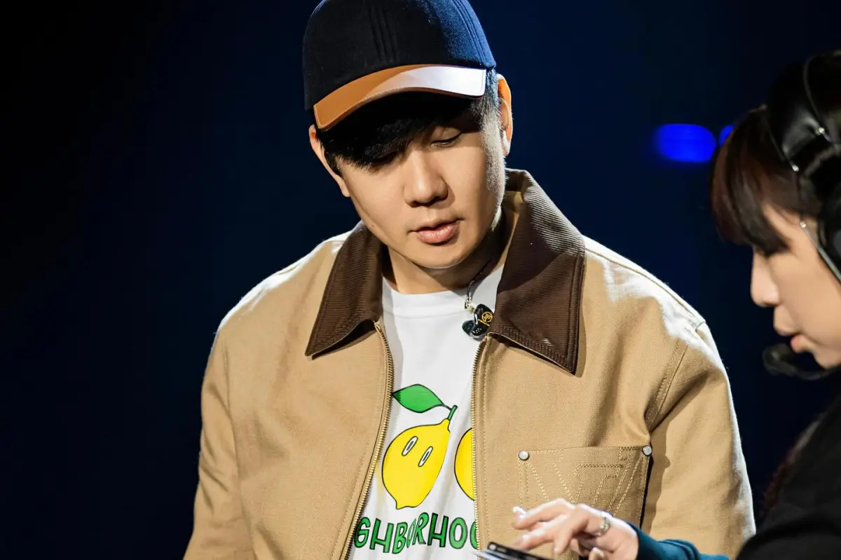 ▲歌手林俊傑近期被爆料疑似買春，還介入他人戀情，掀起熱議，對此經紀公司2度發聲駁斥，林俊傑本人日前也在動態發出聖經經文，「你幾時向逼迫我的人施行審判呢。」惹得歌迷心疼。（圖／林俊傑 臉書）