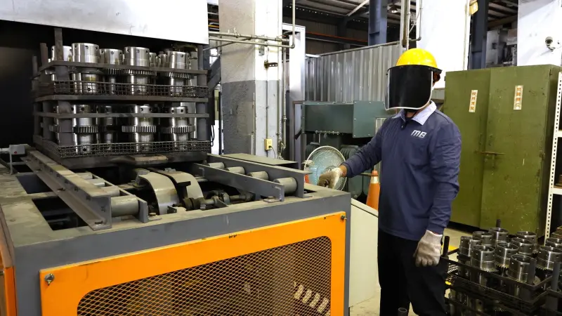 ▲金屬中心建置全臺首座ADI試產平台，導入智慧熱處理與AI影像辨識模組，應用於綠能、農機具、軌道車輛與機械設備等零組件開發。（圖／金屬中心提供）