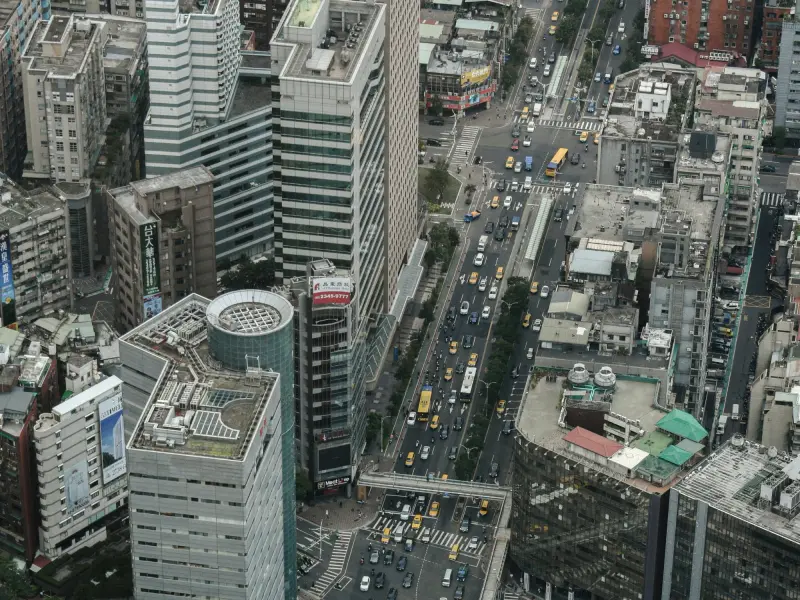 ▲正值報稅季，售屋族常將「房地合一稅」與5月綜所稅混為一談。葉惠玲指出，實際上自然人在完成房屋交易後30日內須主動申報房地合一稅，與5月報稅並無直接關聯。（圖／信義房屋提供）