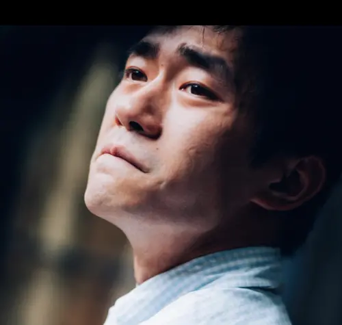 ▲易烊千璽在《小小的我》飾演腦性麻痺患者，演出頗受好評。（圖／摘自IMDb）