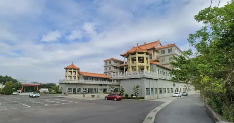 ▲陸軍第八軍團指揮部表示，轄屬步兵203旅一名蔡姓士官8日於台南市安南區普法道濟寺執行教召場地整備時，疑因不明原因發生意外受傷。（翻攝Google map）