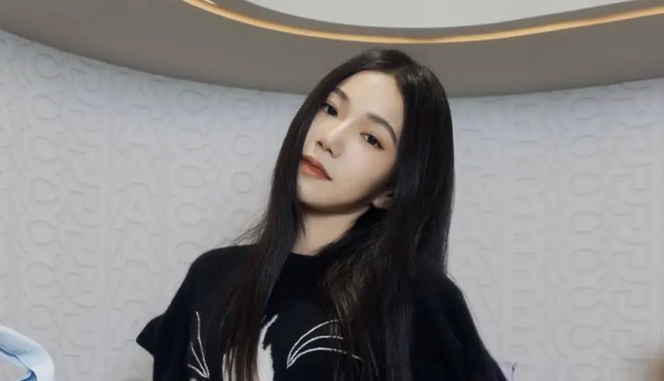 ▲網紅家寧（如圖）在分手Andy後獨自創立新頻道「秘月期POPOO」，不過在遭到Andy開撕後更新速度幾乎歸零，如金連上2支料理默片，還使用英文字幕，遭質疑是在騙外國流量，剪輯、企劃手法也不如Andy。（圖／IG chianing_baby）