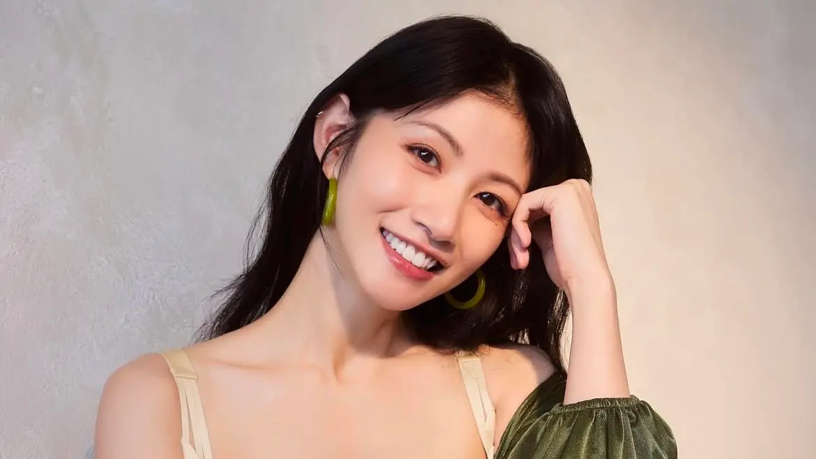 ▲為延續3歲登台的童年回憶，李千娜（如圖）斥資7位數為父親打造電子花車，誓言以音樂讓家族事業延續下去。（圖／李千娜IG＠N_a_n_a_l_e_e）