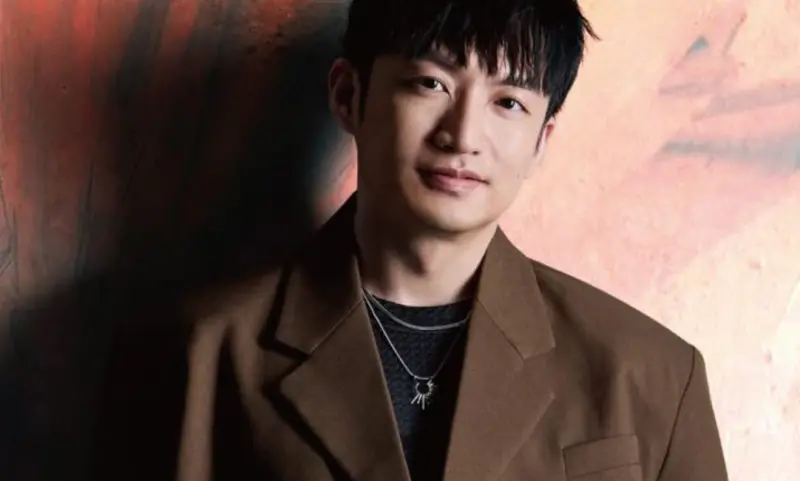 ▲《紅人榜》男星葉諾帆（如圖）大學時曾因車禍被輾斷「命根子」，3次手術治療期間，媽媽收到14次命危通知，讓他也一度灰心求媽媽「放我走」。（圖／葉諾帆臉書）