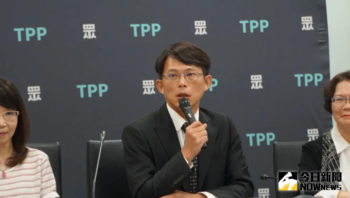 ▲民眾黨立院黨團總召黃國昌怒批，民進黨只想搞大罷免無心國事。（圖／記者呂炯昌攝，2025.05.09）