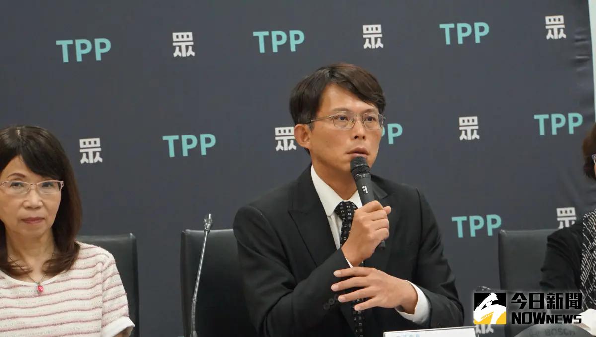 ▲民眾黨立院黨團總召黃國昌怒批民進黨耍流氓。（圖／記者呂炯昌攝，2025.05.09）