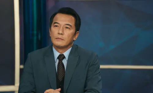 ▲戴立忍睽違15年現身台劇《人選之人-造浪者》飾演立法院長、總統副手候選人。（圖／Netflix）