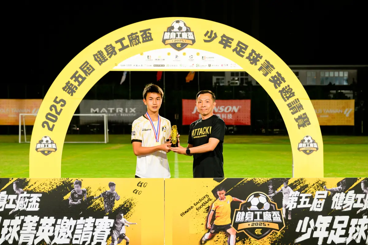 ▲健身工廠逐步擴大布局，全面推動台灣足球產業化，總經理林洵賢（左）談企業理念。（圖／柏文健康事業提供）