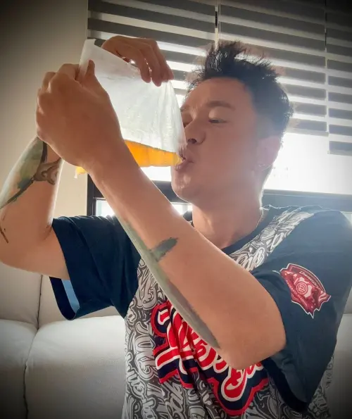 ▲談到Makiyo日前在節目中爆料老公阿Ben曾跟楊丞琳交往過，徐小可直言：「凡走過必留下痕跡。」（圖／翻攝自白吉勝&徐小可 Love 白宮這一家 Pai’s Family 臉書）