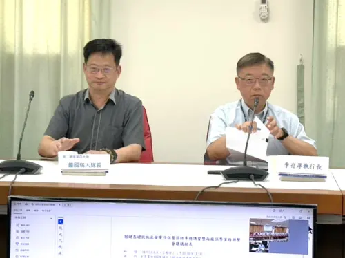 ▲台灣中油公司煉製事業部攜手警政署保二總隊四大隊舉辦關鍵基礎設施危害事件講習,由煉製事業部執行長季存厚(右)與保二總隊四大隊大隊長鐘國瑞(左)共同主持。(圖/警政署保二總隊四大隊提供) ▲台灣中油公司煉製事業部攜手警政署保二總隊四大隊舉辦關鍵基礎設施危害事件講習,由煉製事業部執行長季存厚(右)與保二總隊四大隊大隊長鐘國瑞(左)共同主持。(圖/警政署保二總隊四大隊提供)