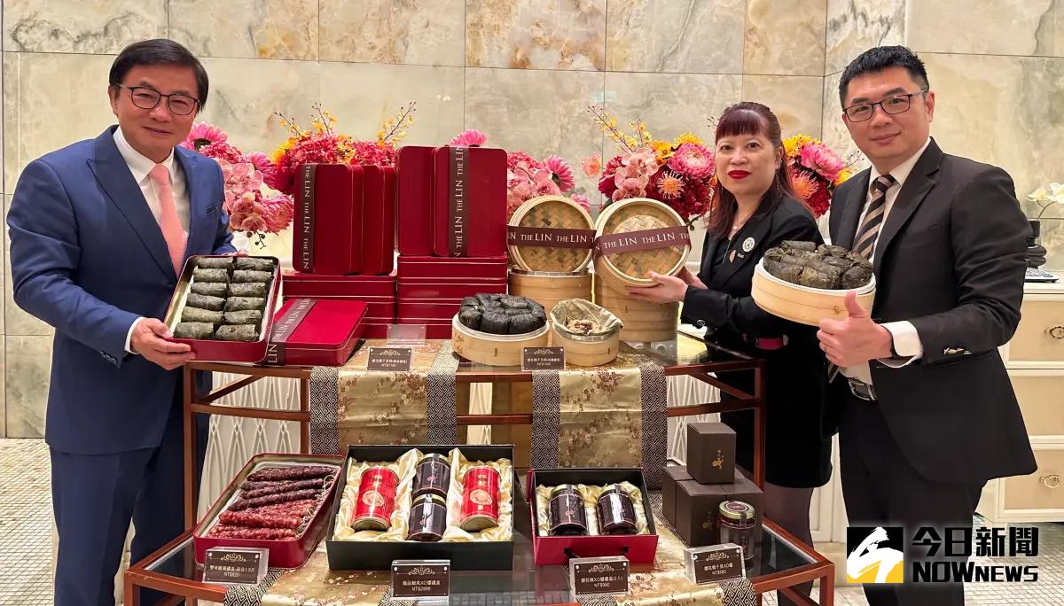 ▲張志豐（左）接任高雄林皇宮董事長。端午佳節將至，高雄林皇宮今年推出頂級粽品、奢華禮盒、以及適合小資族需求的搭配，不論是自用或送禮，都能展現滿滿誠意。（圖／記者陳美嘉攝）