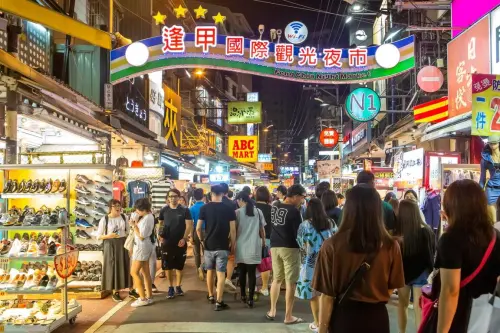 逢甲夜市、一中街逛膩了!遊客改去台中新景點:景色太美、免門票