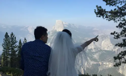 ▲「零負評女神」林依晨（右）與老公林于超（左）情牽逾十年，從婚禮重逢到修成正果，歷經波折終迎幸福家庭。（圖／林依晨IG）