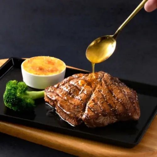 momo推出西提牛排餐券優惠,使用電子票券消費,可以比現場結帳再便宜一些。(圖/官方提供) ▲momo推出西提牛排餐券優惠,使用電子票券消費,可以比現場結帳再便宜一些。(圖/官方提供)