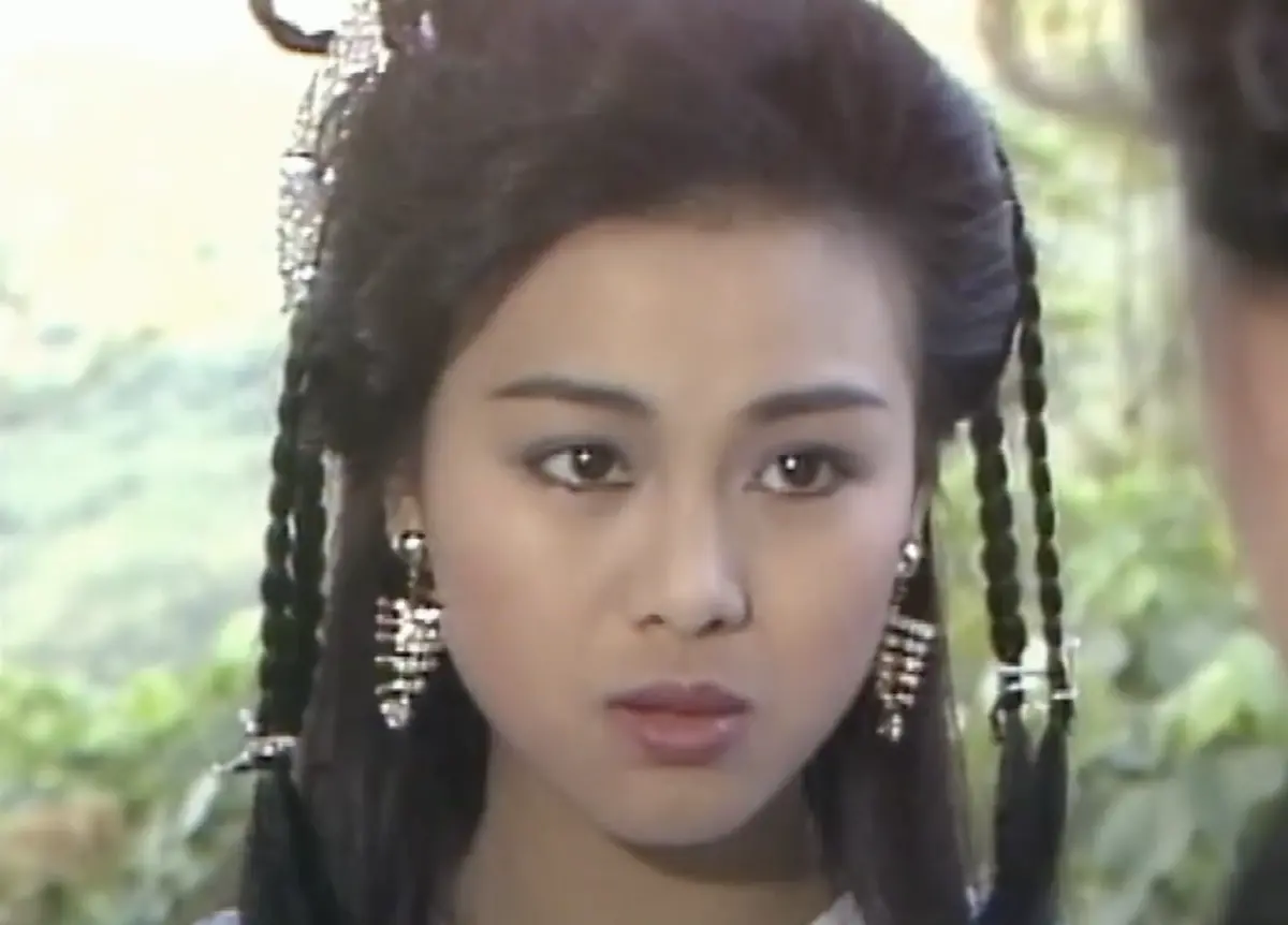 ▲姚正菁（如圖）在港劇《俠客行》是女主角之一，曾是郭富城唯一承認過的舊愛，還一度去拍三級片，但最終淡出幕前。59歲的她近來又和資深演員們在香港碰面餐敘，被讚「優雅老去」。（圖／摘自YouTube）