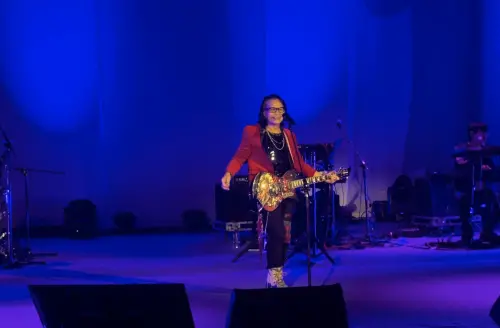 ▲沈文程帶來多首個人經典金曲，也獻唱1970年代的好幾首英語名曲，展現多方面的唱功。（圖／記者蘇詠智攝）