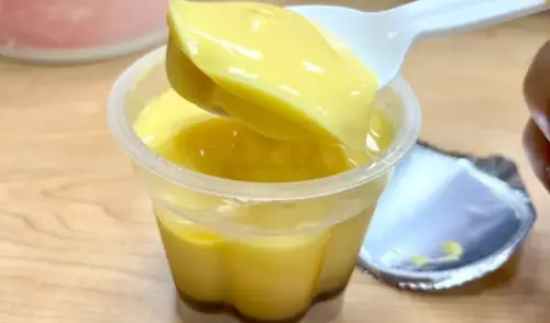 雞蛋布丁為何總愛「3個1組」賣？設計起源曝光　過了55年都沒改變
