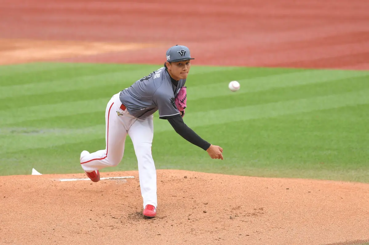 ▲味全龍徐若熙回到天母先發，今日吸引7支美、日球探到場。（圖／味全龍提供）